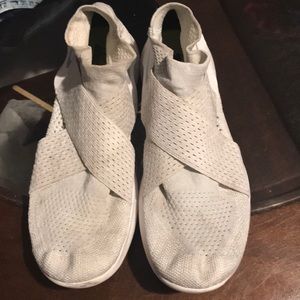 Womens Free Rn Motion Low Top Pull On Walking Shoe